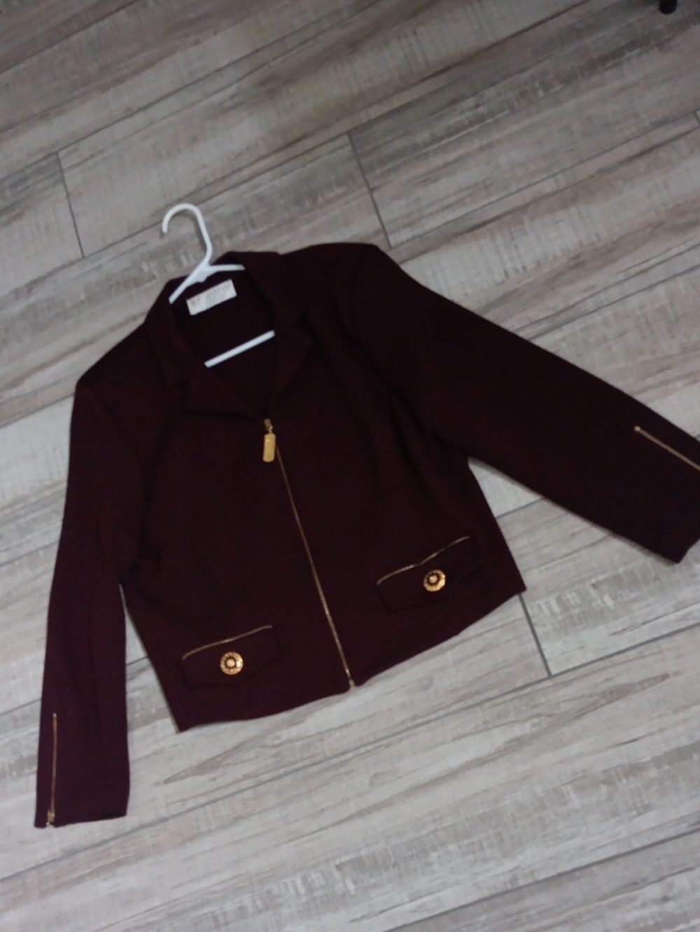 ST JOHN COLLECTION..GORGEOUS JACKET!